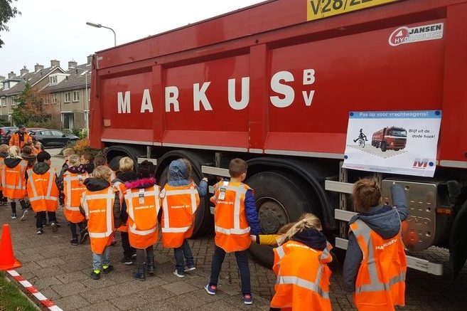 Voorlichting Dode Hoek op scholen